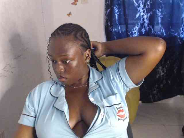 Eboni-hotboobs