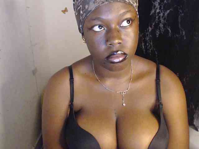 Eboni-hotboobs