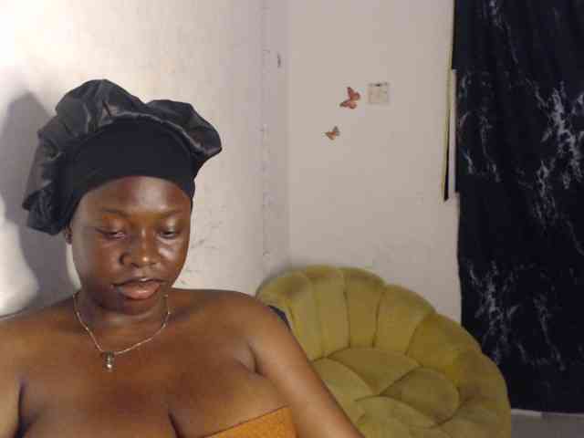 Eboni-hotboobs