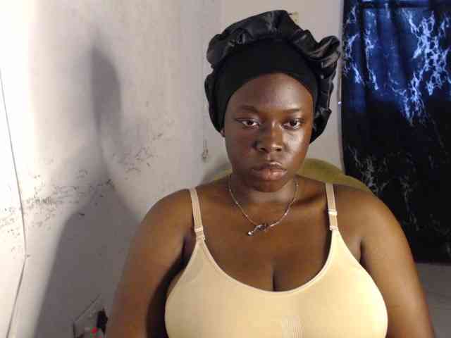 Eboni-hotboobs