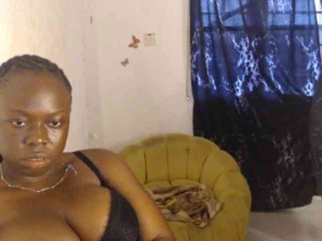 Eboni-hotboobs webcam