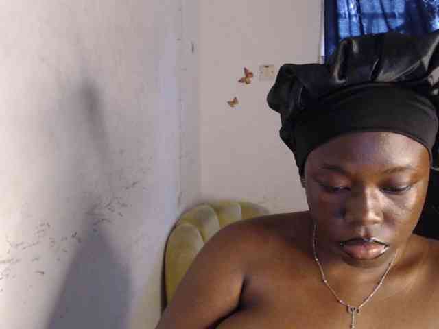 Eboni-hotboobs