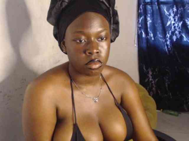 Eboni-hotboobs