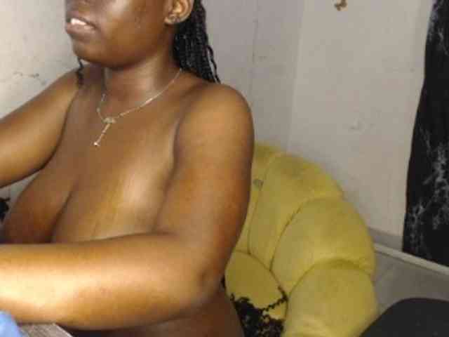 Eboni-hotboobs webcam