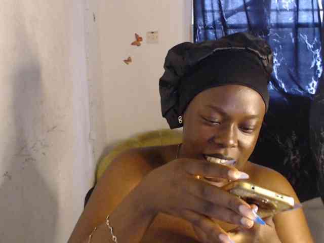 Eboni-hotboobs