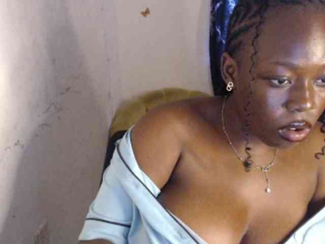 Eboni-hotboobs webcam