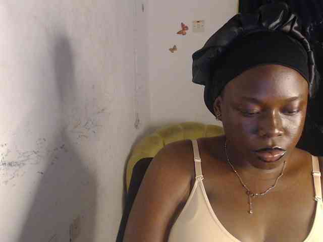 Eboni-hotboobs webcam