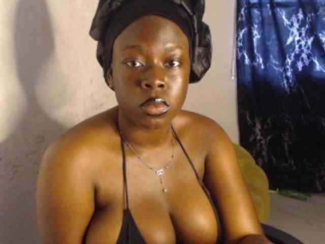 Eboni-hotboobs