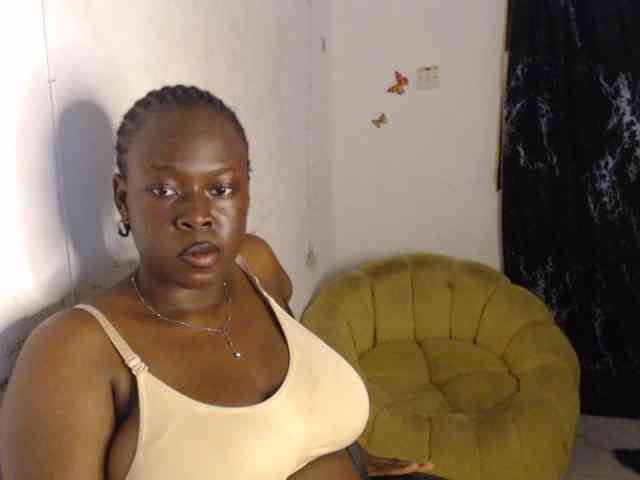 Eboni-hotboobs