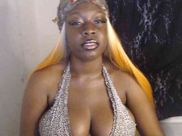 Eboni-hotboobs