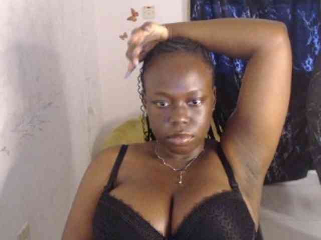 Eboni-hotboobs