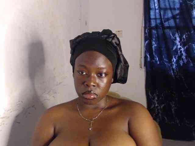 Eboni-hotboobs