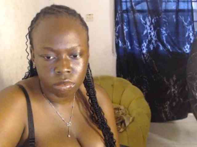 Eboni-hotboobs webcam
