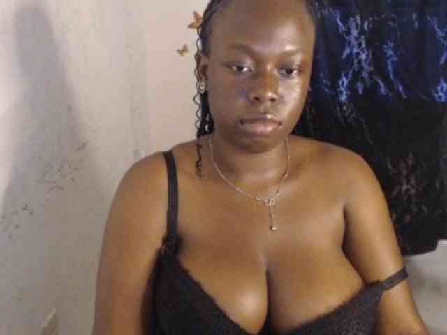 Eboni-hotboobs