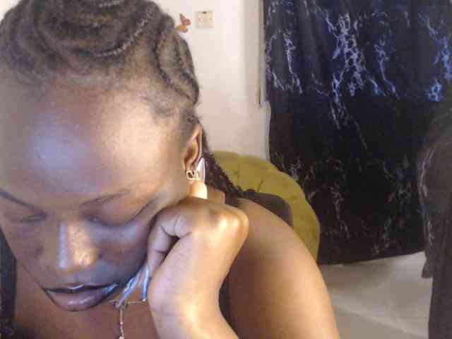 Eboni-hotboobs webcam