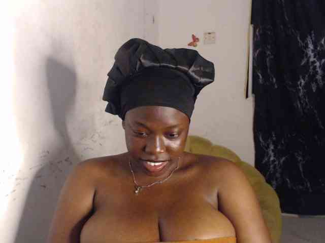 Eboni-hotboobs