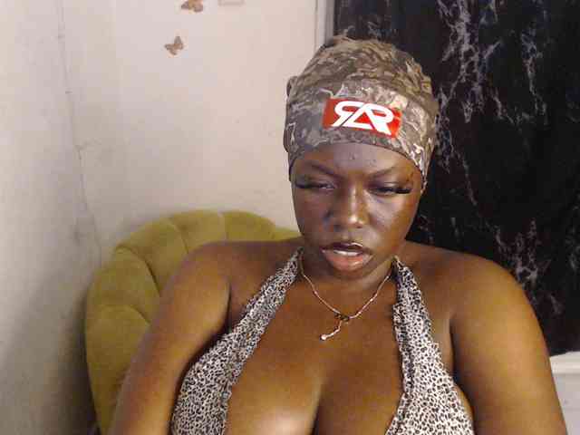 Eboni-hotboobs