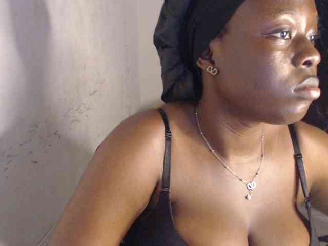 Eboni-hotboobs