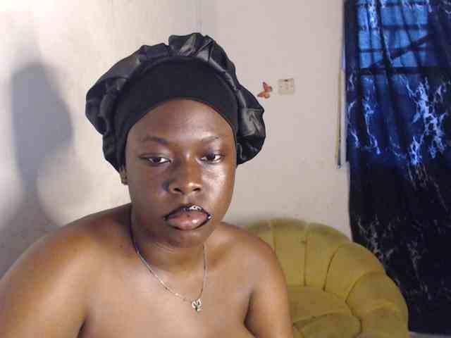 Eboni-hotboobs webcam
