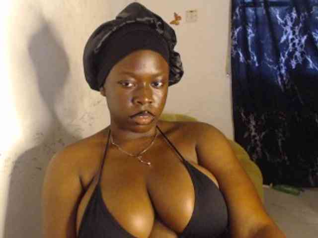 Eboni-hotboobs
