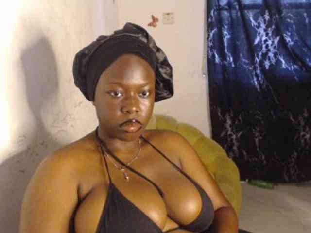 Eboni-hotboobs