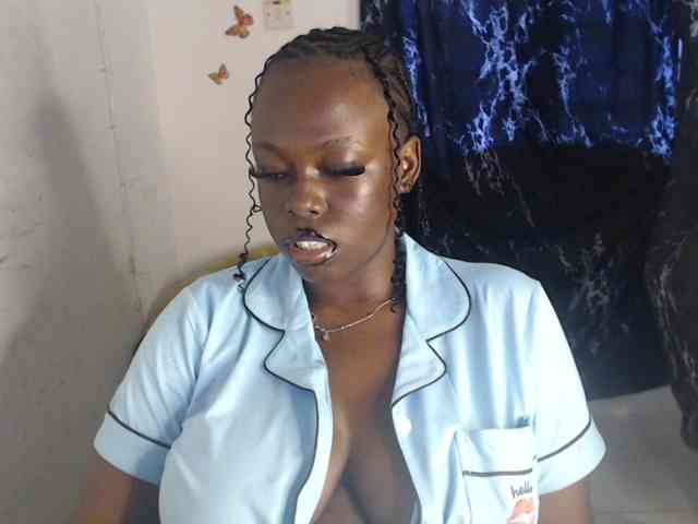 Eboni-hotboobs webcam