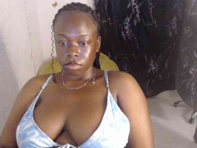 Eboni-hotboobs webcam