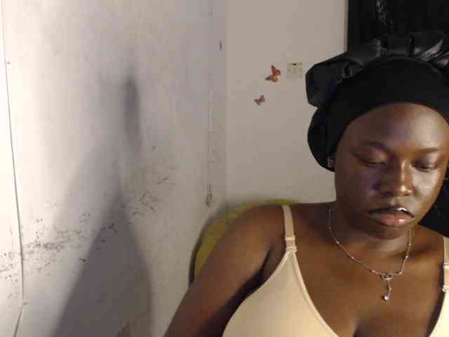 Eboni-hotboobs