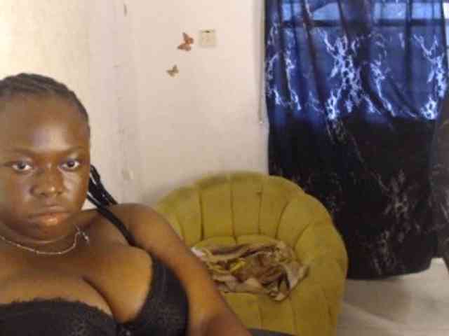 Eboni-hotboobs webcam