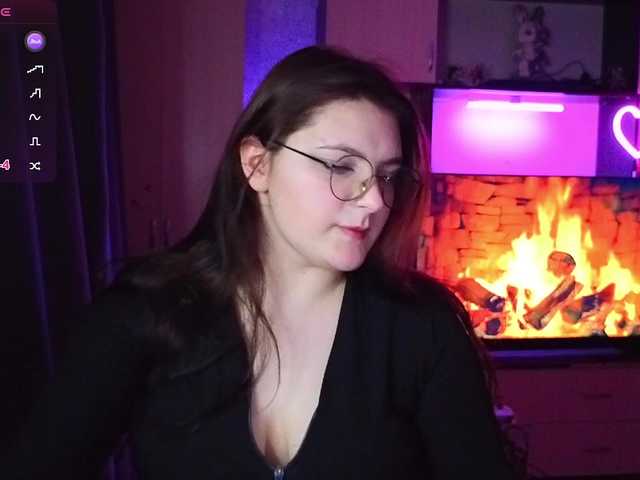 KatieMuse63 live cam on BongaCams