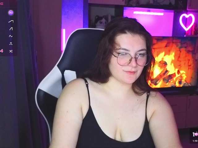 KatieMuse63 live cam on BongaCams