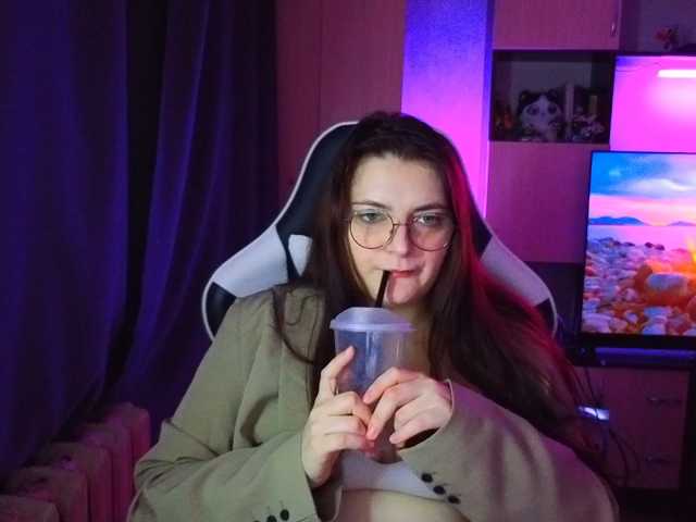 KatieMuse63 live cam on BongaCams
