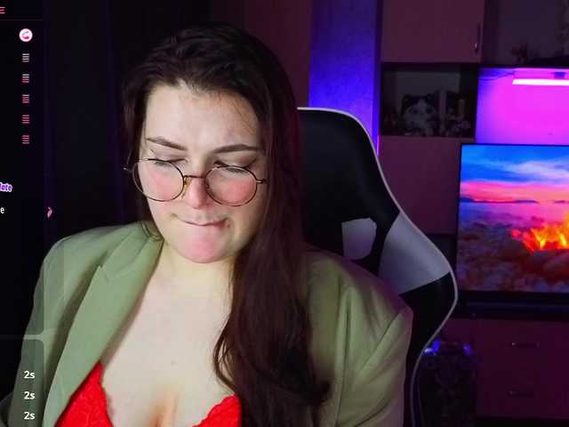 KatieMuse63 live cam on BongaCams
