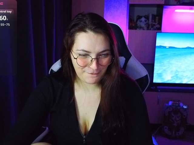 KatieMuse63 live cam on BongaCams