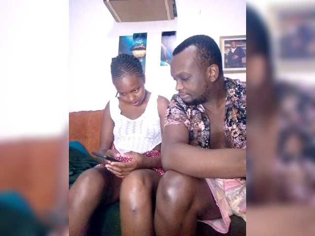 Squirtingebony-202 live cam
