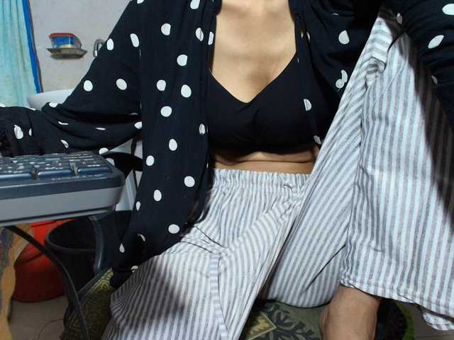 Yeasty1men live cam on BongaCams