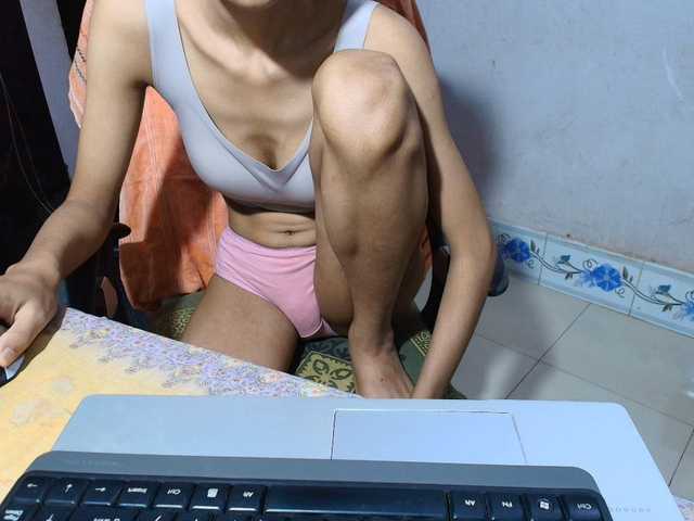 Yeasty1men live cam on BongaCams