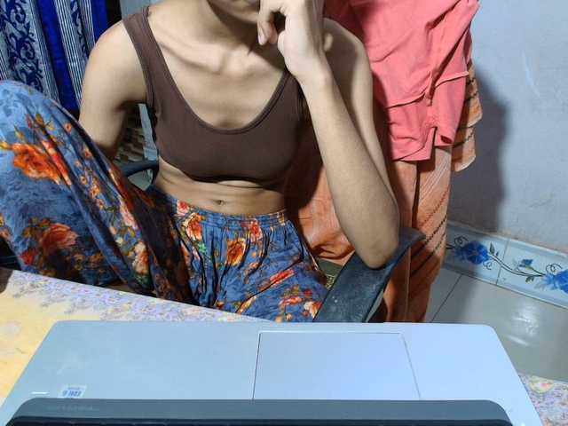 Yeasty1men live cam on BongaCams