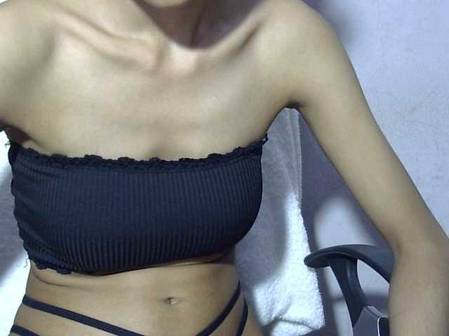 Yeasty1men live cam on BongaCams