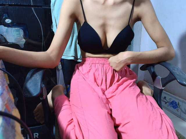 Yeasty1men live cam on BongaCams