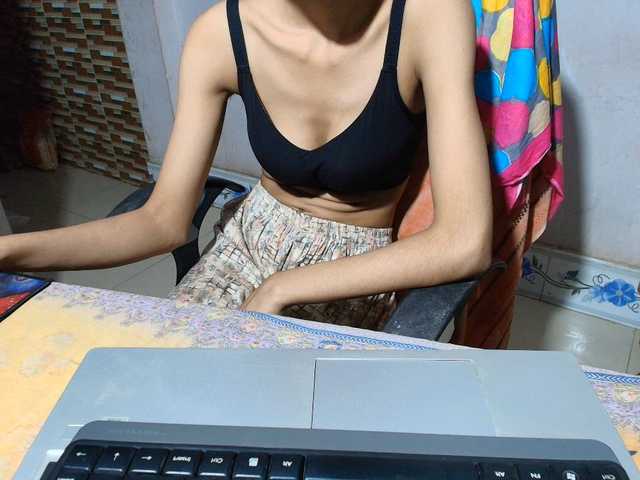 Yeasty1men live cam on BongaCams