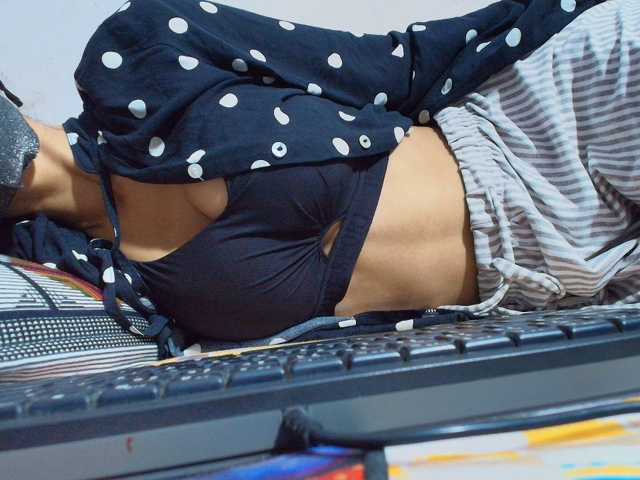 Yeasty1men live cam on BongaCams