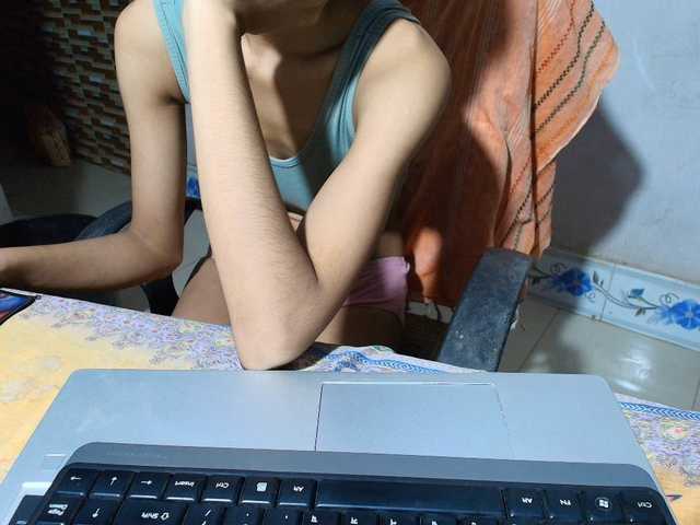 Yeasty1men live cam on BongaCams