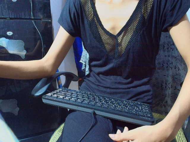 Yeasty1men live cam on BongaCams