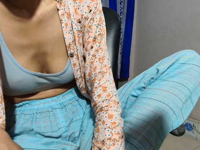 Yeasty1men live cam on BongaCams
