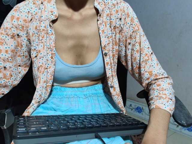 Yeasty1men live cam on BongaCams