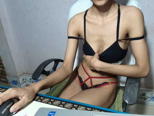 Yeasty1men live cam on BongaCams