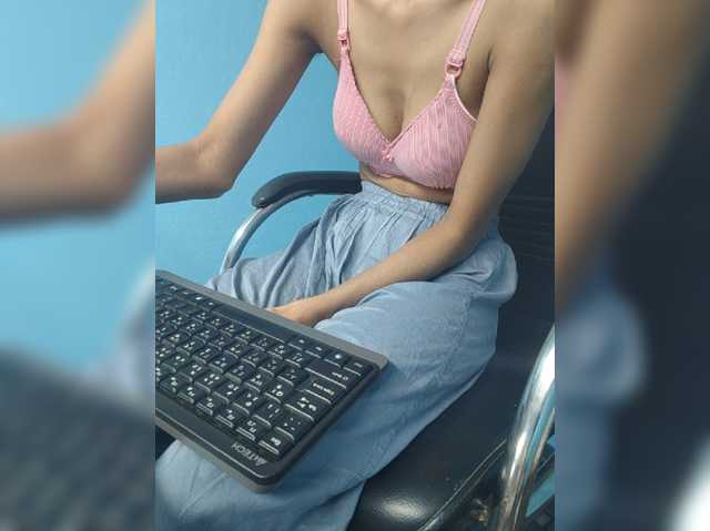 Yeasty1men live cam on BongaCams