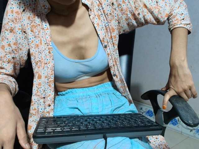 Yeasty1men live cam on BongaCams