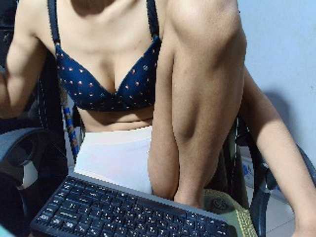 Yeasty1men live cam on BongaCams